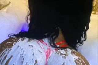 morena caliente - Image 11