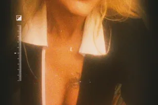 let me put my nice full juicy lips on your D - Image 1