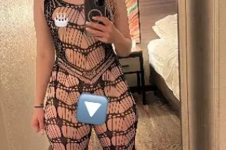 💕🤩🔥New🔥🤩💕 Russian, Italian, Blond Treat! Lets play - Image 9